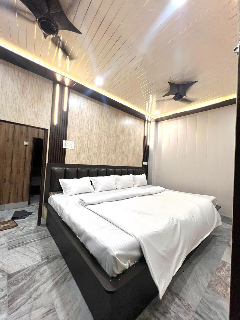 Durga P Guest House Near Harishchandra Ghat Varanasi Ngoại thất bức ảnh