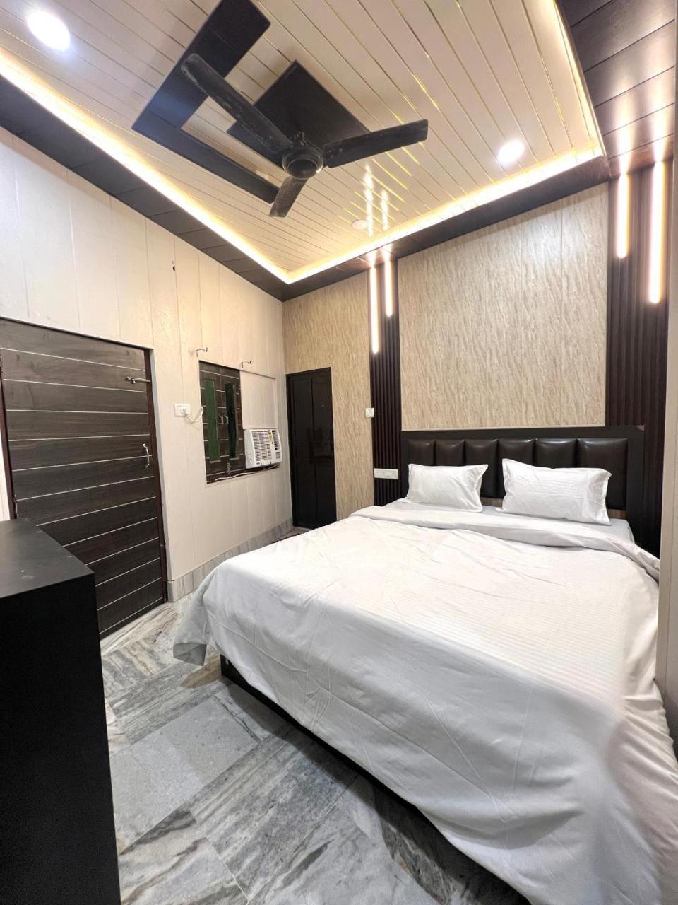 Durga P Guest House Near Harishchandra Ghat Varanasi Ngoại thất bức ảnh