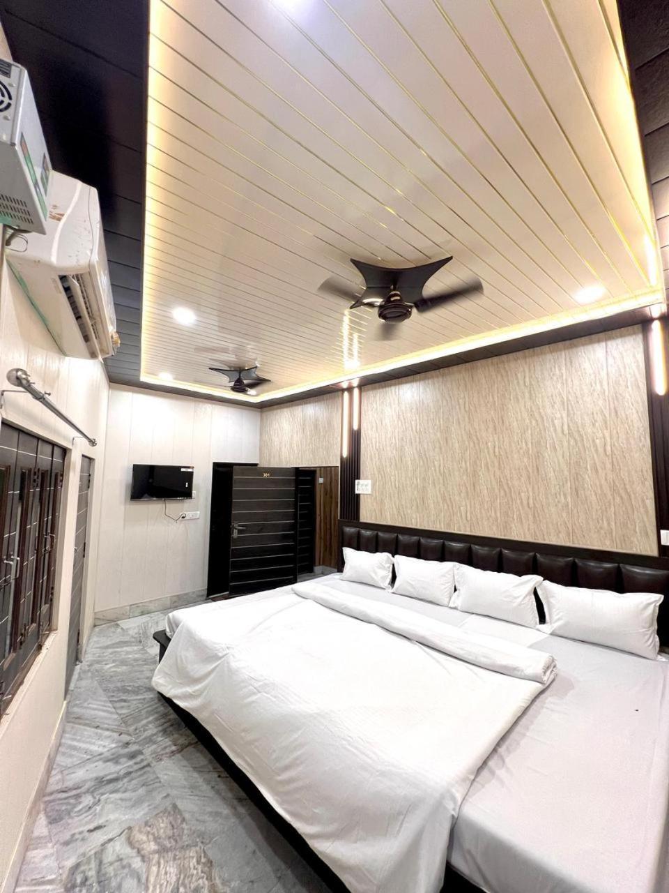 Durga P Guest House Near Harishchandra Ghat Varanasi Ngoại thất bức ảnh