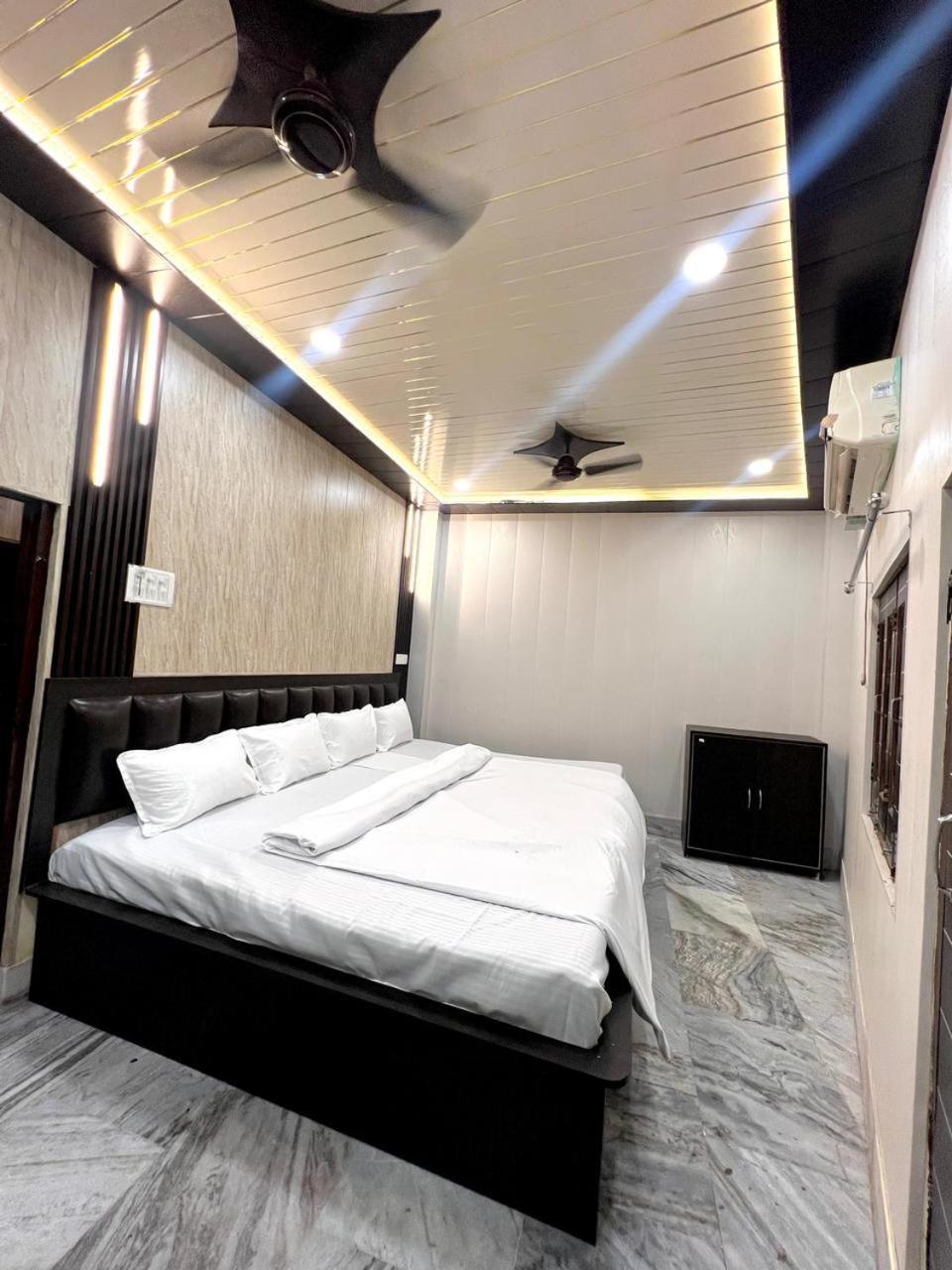 Durga P Guest House Near Harishchandra Ghat Varanasi Ngoại thất bức ảnh