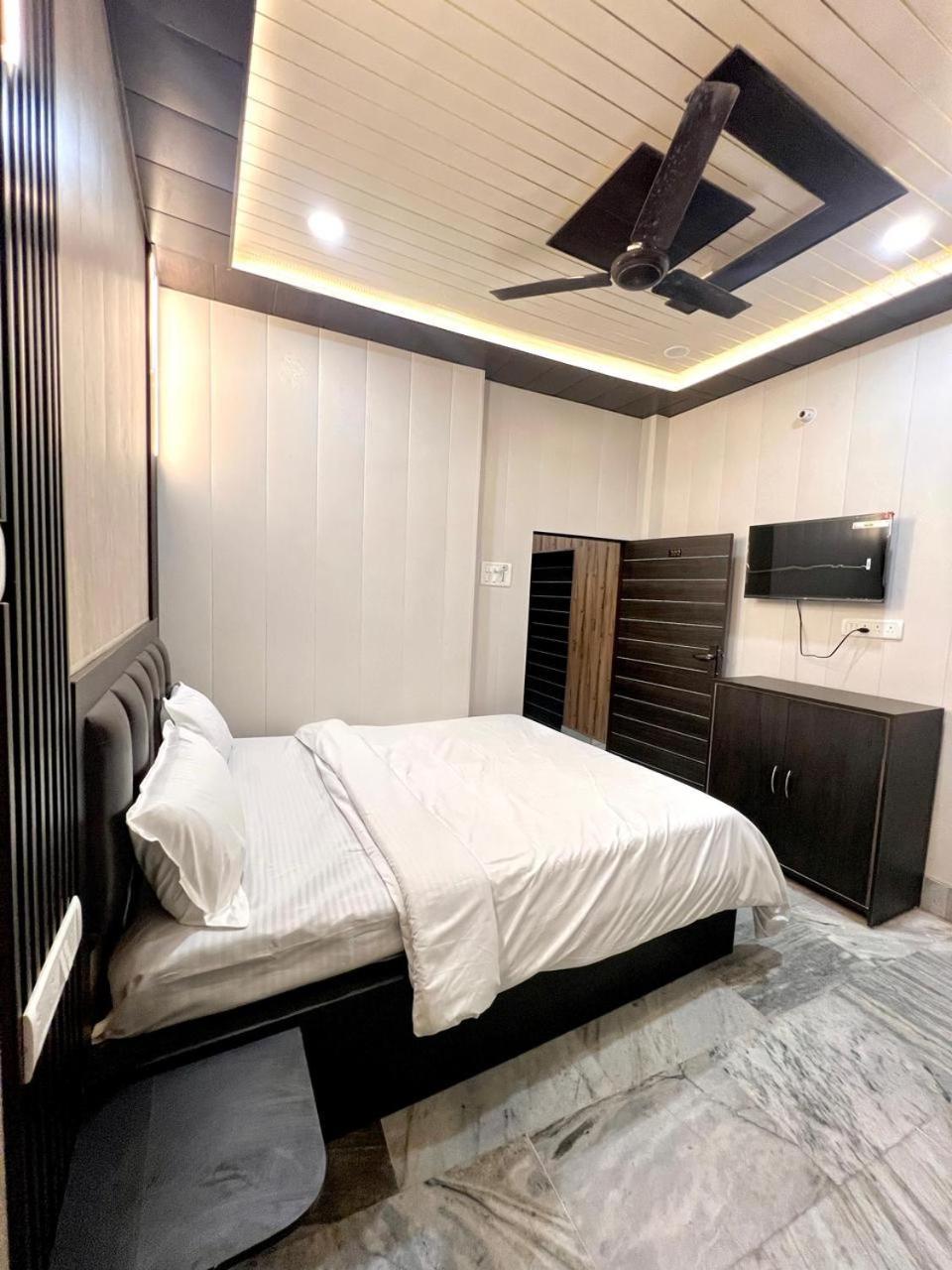 Durga P Guest House Near Harishchandra Ghat Varanasi Ngoại thất bức ảnh