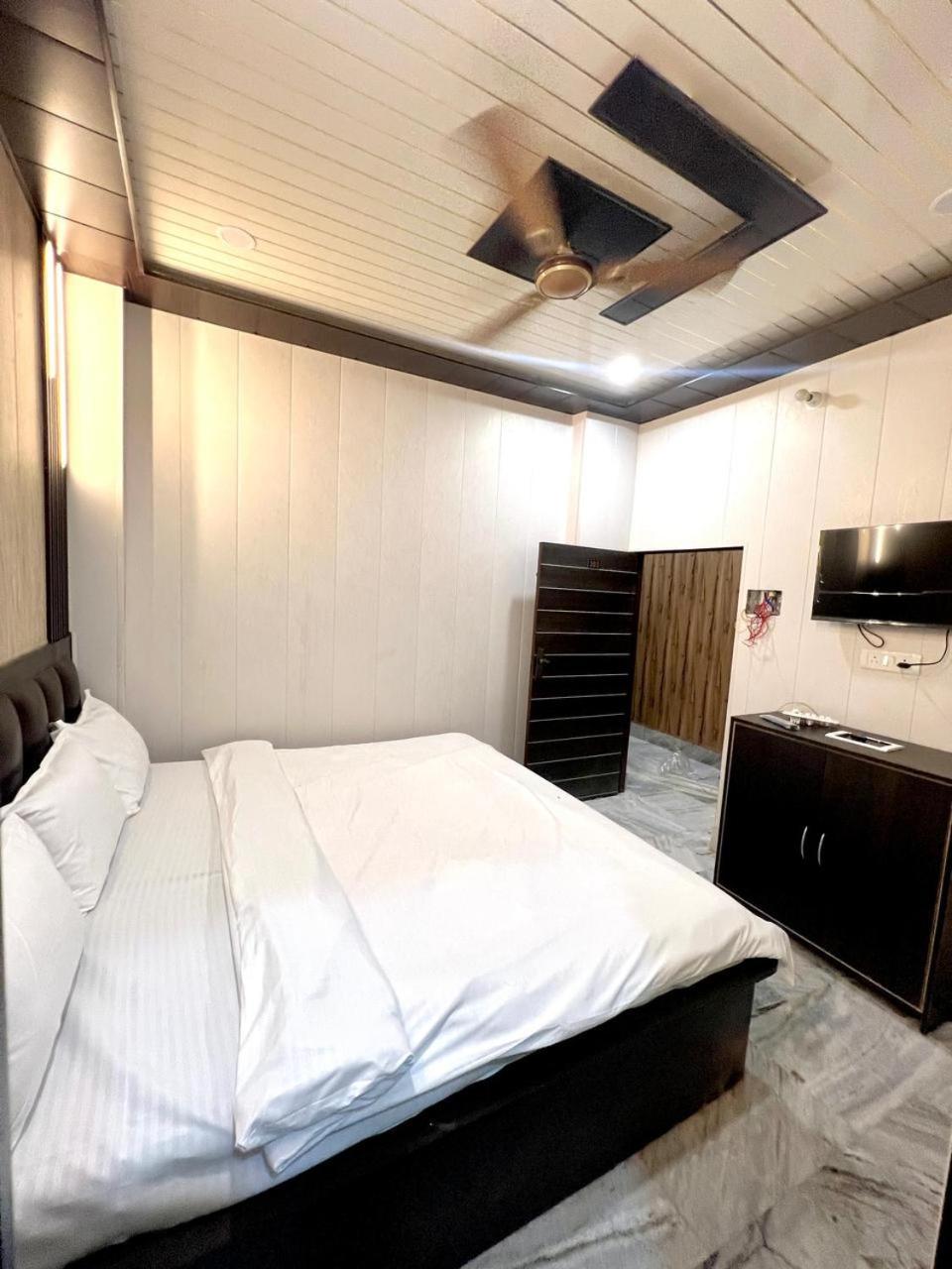 Durga P Guest House Near Harishchandra Ghat Varanasi Ngoại thất bức ảnh