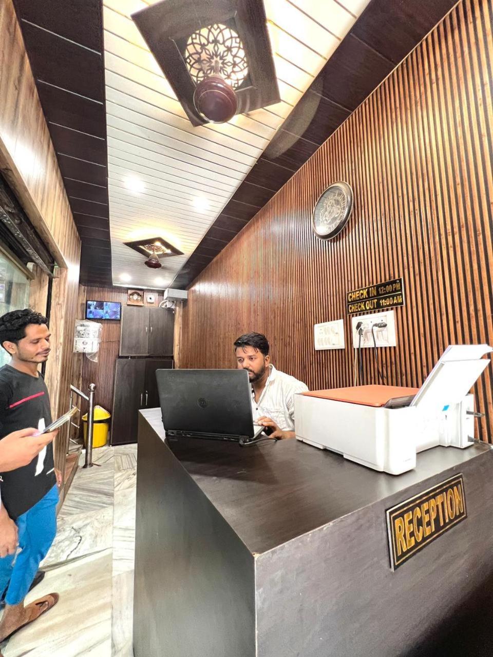 Durga P Guest House Near Harishchandra Ghat Varanasi Ngoại thất bức ảnh